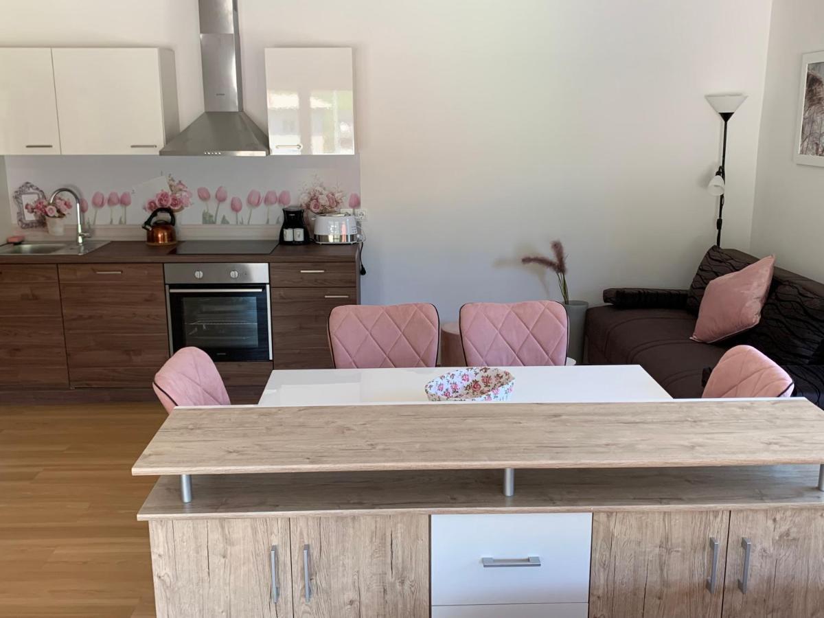 Apartmaji Pr' Nas Lasko ภายนอก รูปภาพ
