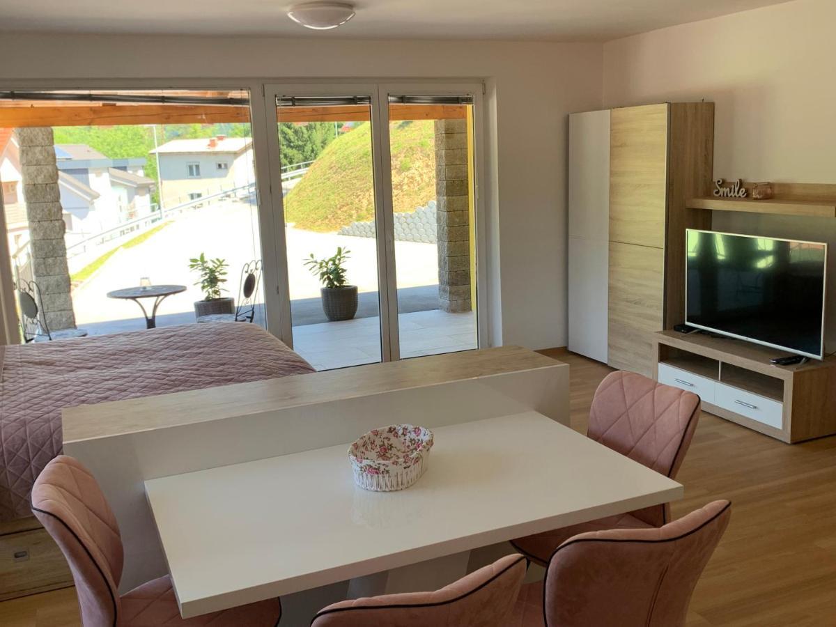 Apartmaji Pr' Nas Lasko ภายนอก รูปภาพ