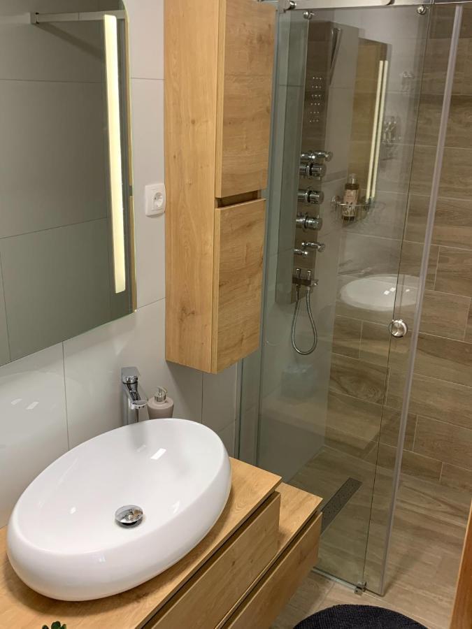 Apartmaji Pr' Nas Lasko ภายนอก รูปภาพ